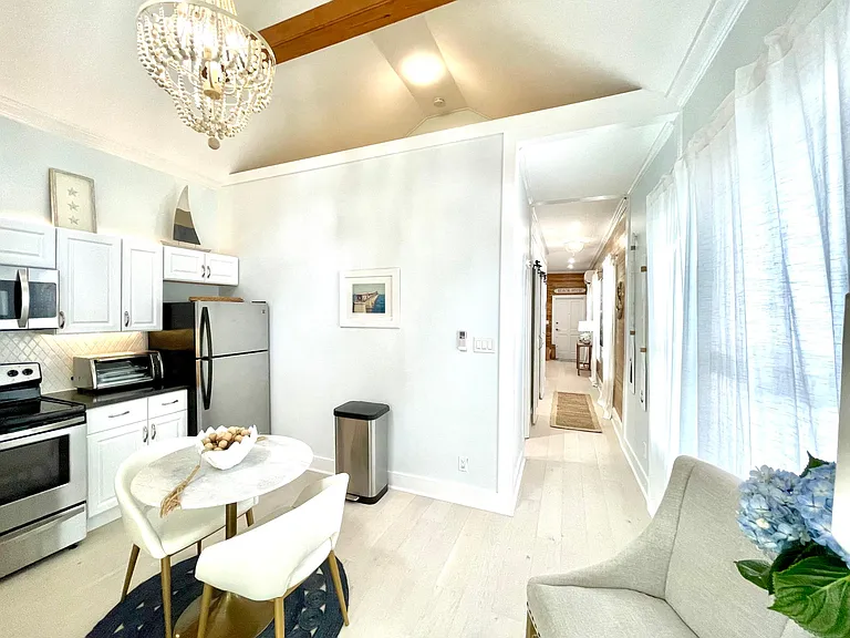 525 Elizabeth St — Photo 22