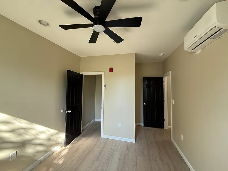 1015 Lancaster Ave #2B — Photo 4