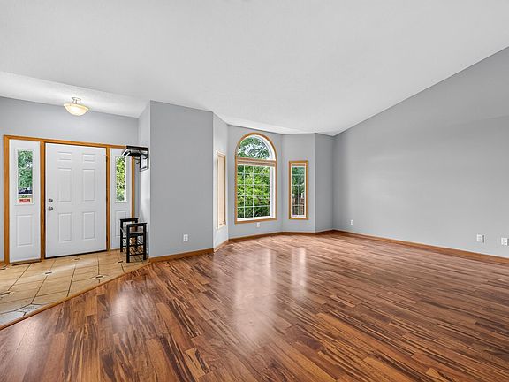 5th image of 12925 194th Ln NW