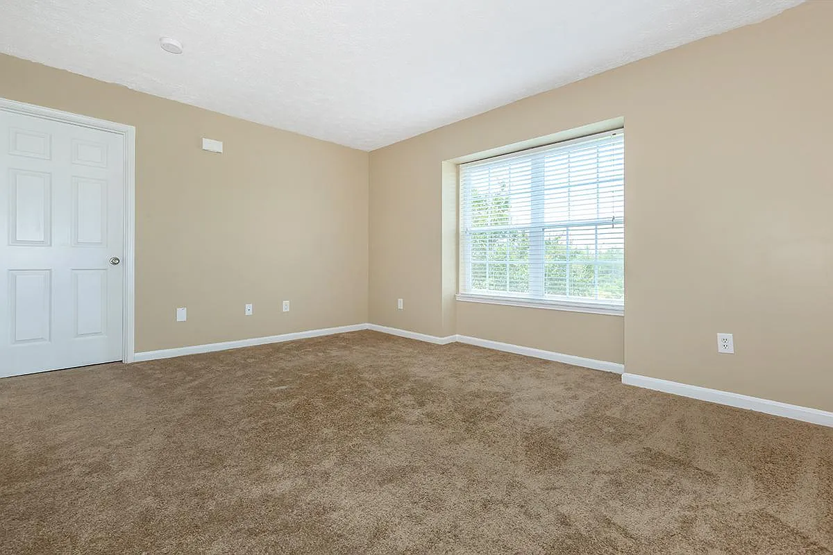 Green Meadow Apartments — Photo 1
