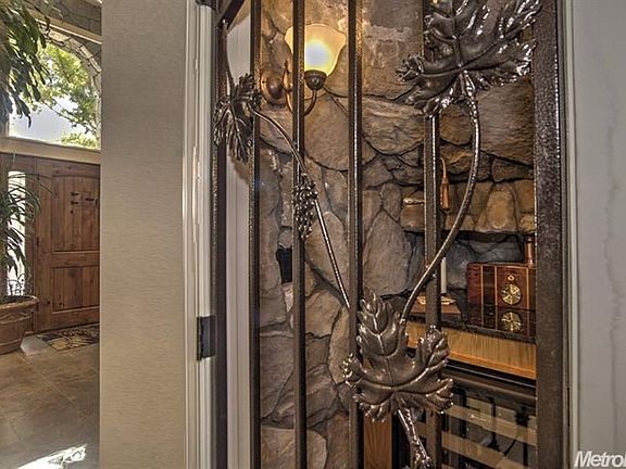 4th image of 4525 Mountaingate Dr