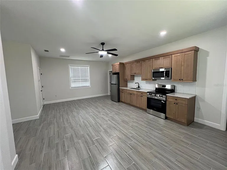 118 Ruby Ave N — Photo 16