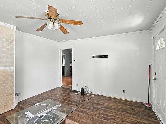 2nd image of 437 Myers St