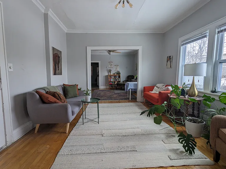 1002 29th Ave NE #2 — Photo 1