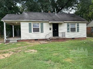 1240 Robin Hood Ln, Memphis, TN 38111
