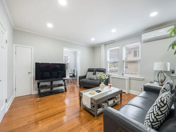 226-10 147th Avenue image 7 of 35