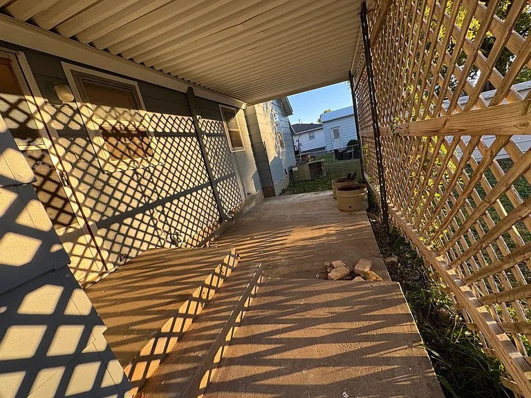 815 Cathedral — Photo 4
