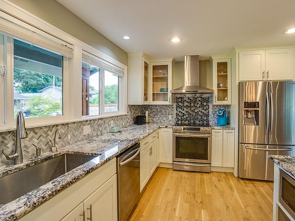4th image of 606 NW 96th St