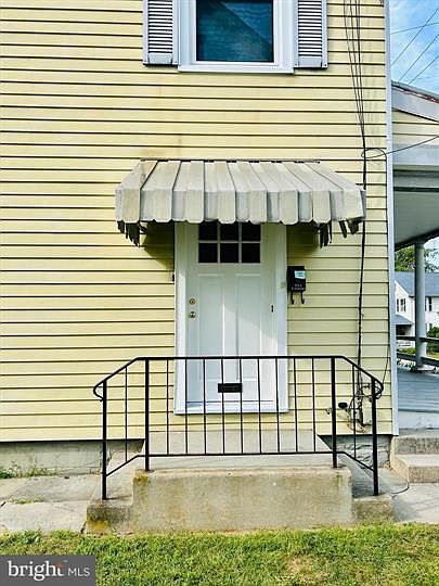 1st image of 228B N Barbara St #B