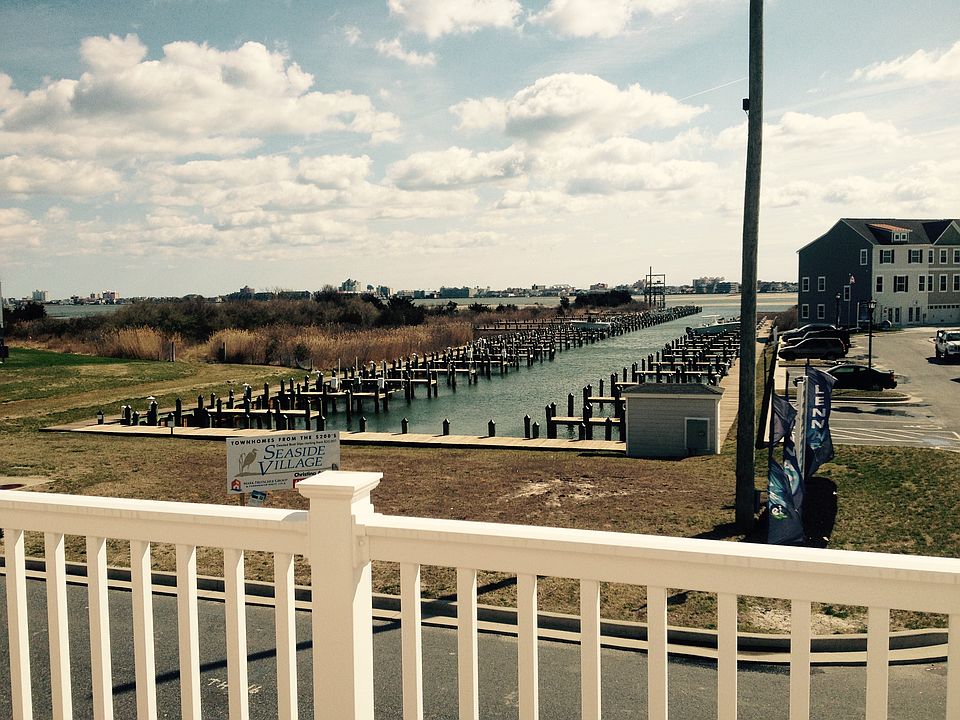 2nd image of 9905 Seaside Ln Unit 4