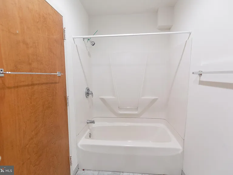 1411-2 Walnut St #1206 — Photo 18