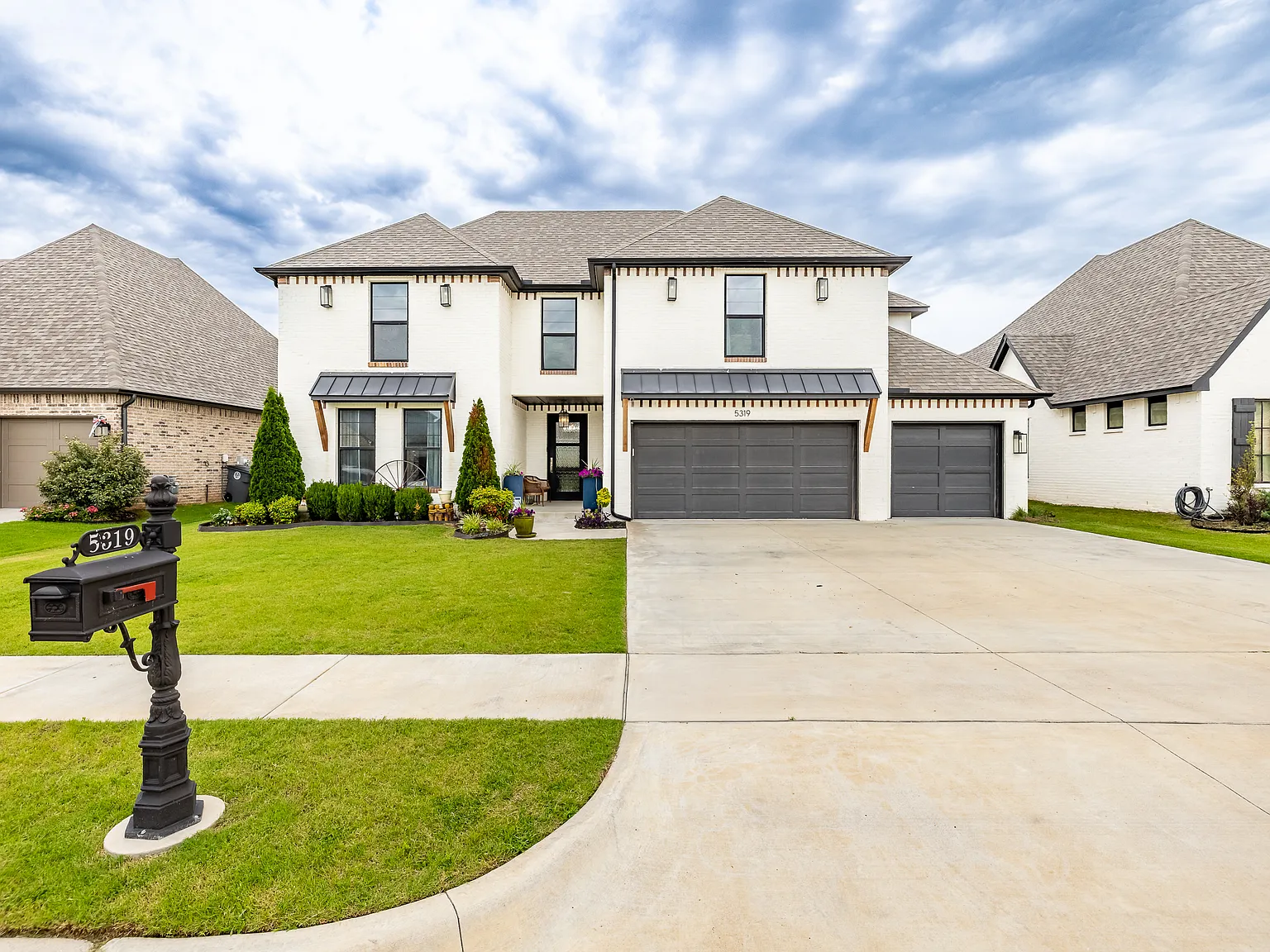 5 bed, 3816 sqft, $4,400 — Photo 1