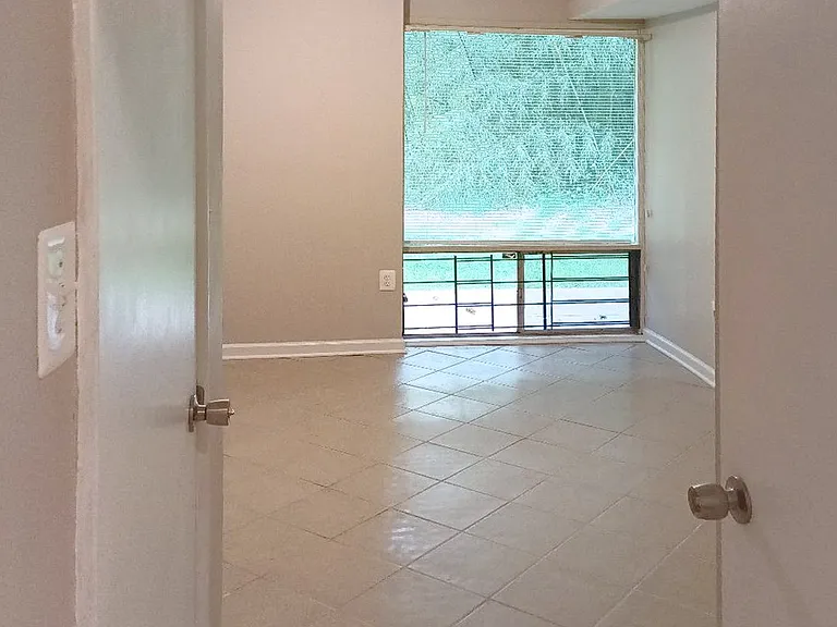 566 Wilson Bridge Dr — Photo 4