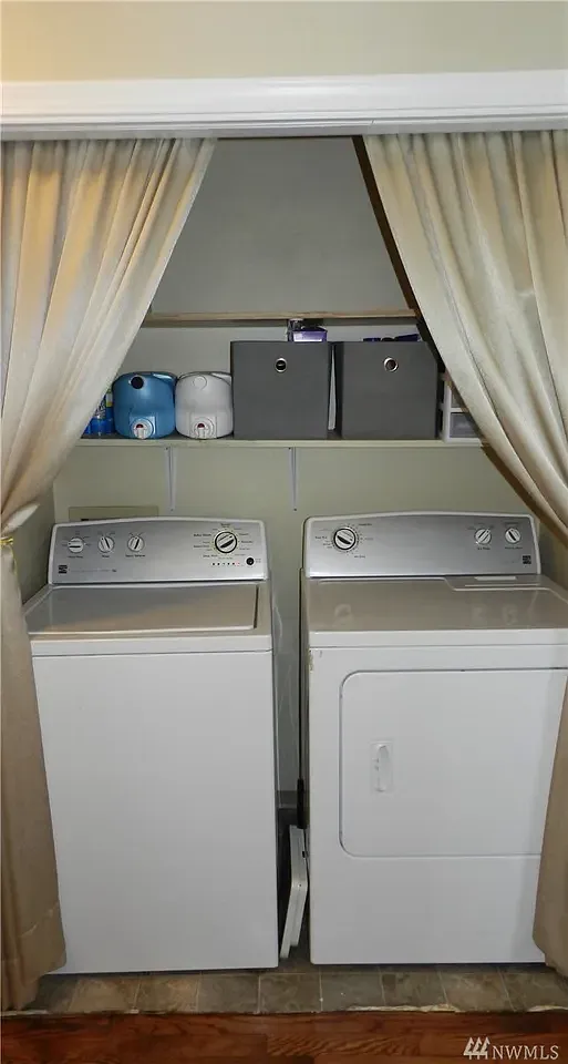 2 bed, 850 sqft, $2,500 — Photo 3
