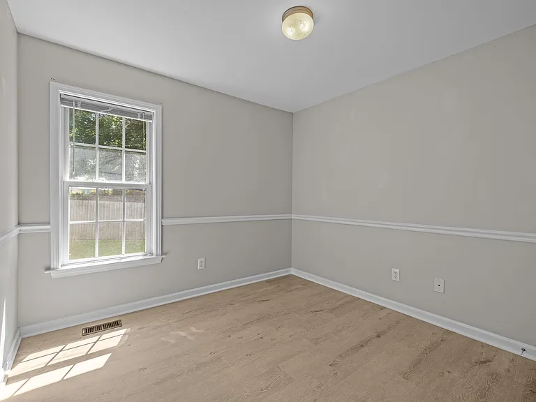 404 Foxbridge Ct — Photo 13