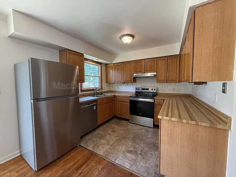 1225 Dewberry Dr — Photo 9
