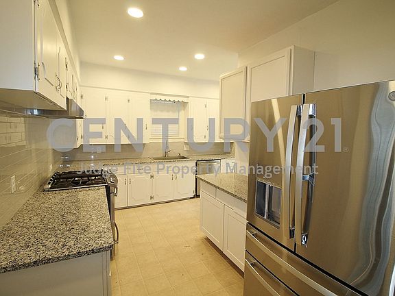 4th image of 110 Virginia Ave