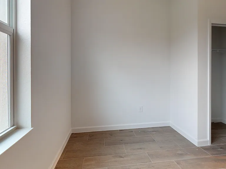 7913 Lakes Edge Ln — Photo 10