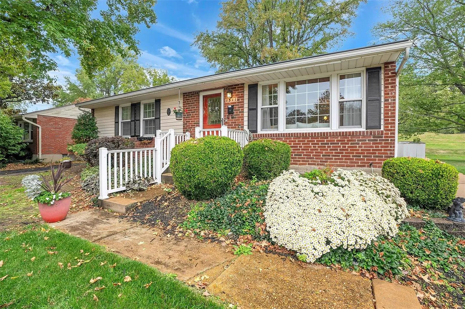 1311 Laven Del Ln photo 1