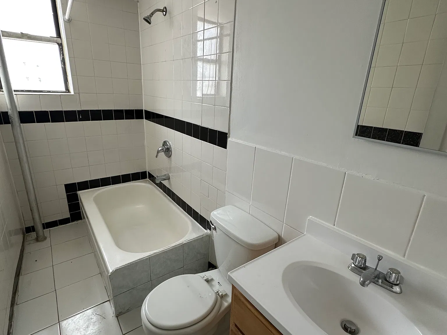 2 bed, $2,400 — Photo 3