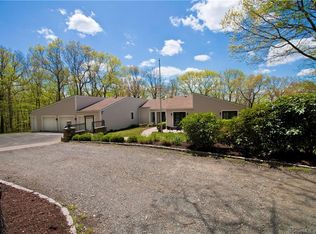 48 Great Ring Rd, Newtown, CT 06482