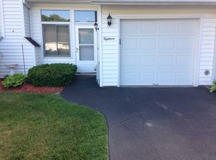 18 Green Meadow Dr, Clifton Park, NY 12065