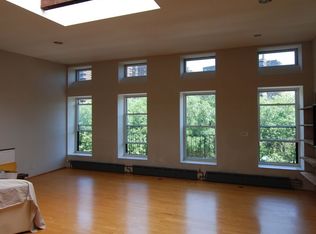 19 Essex St, Brooklyn, NY 11208
