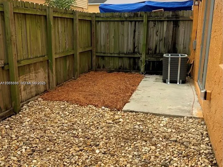 271 NE 12th Ave #271 — Photo 9