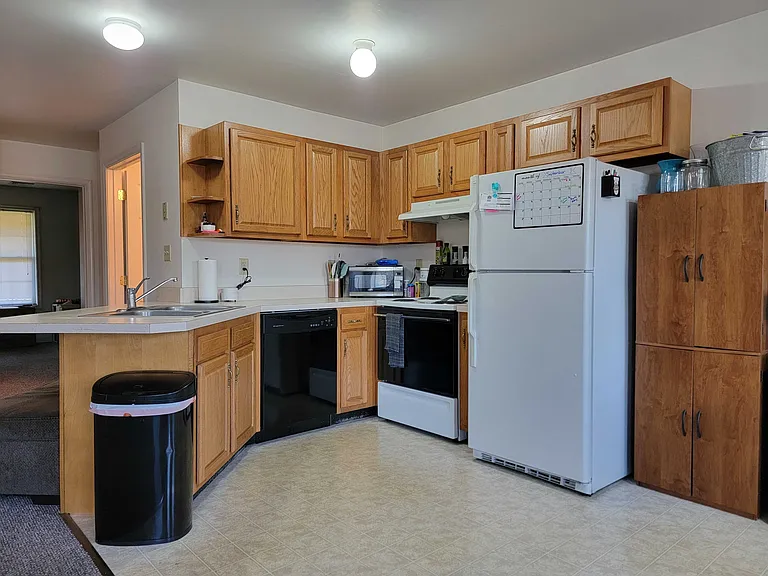 183 Tom Ave #C — Photo 6