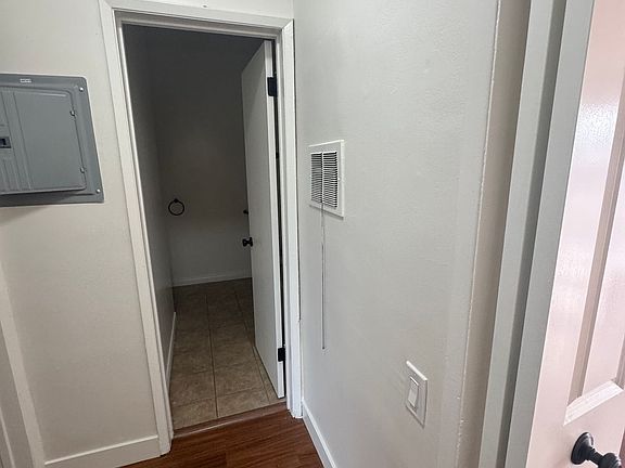 4th image of 3739 McLaughlin Ave #2
