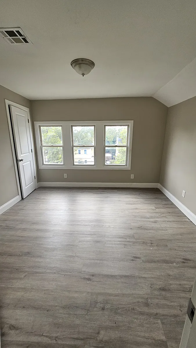 Building Photo - 97 Lyons Ave #3