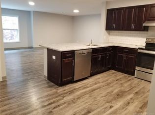 55 W Woods Rd #219, Hamden, CT 06518