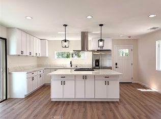 18756 Cohasset St, Reseda, CA 91335