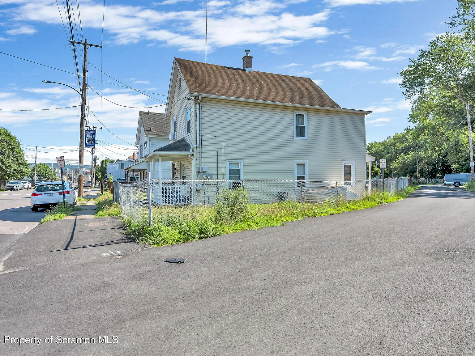1 bed, 1.0 bath, 800 sqft, $1,200 — Photo 2