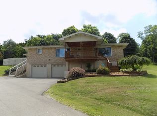 210 Country Club Rd, Washington, PA 15301