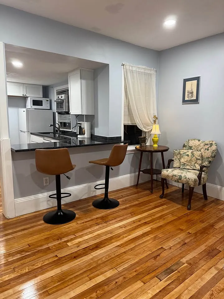Studio, 450 sqft, $2,350 — Photo 1