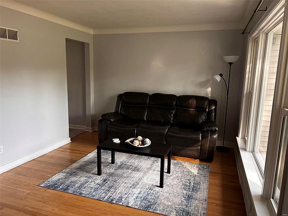 3rd image of 1480 Washington St