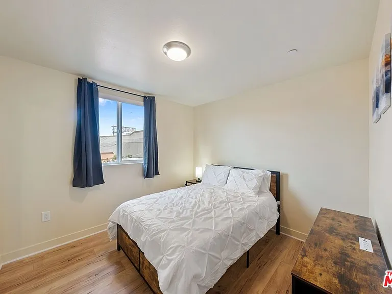 5912 S Flower St — Photo 48