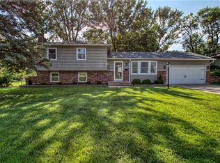 8938 Knox Ln, Overland Park, KS 66212
