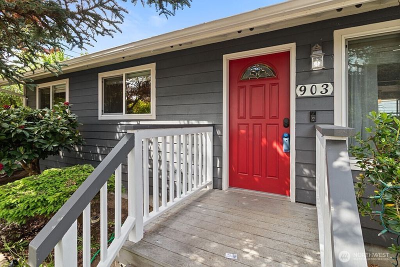 5th image of 903 9th Avenue SW