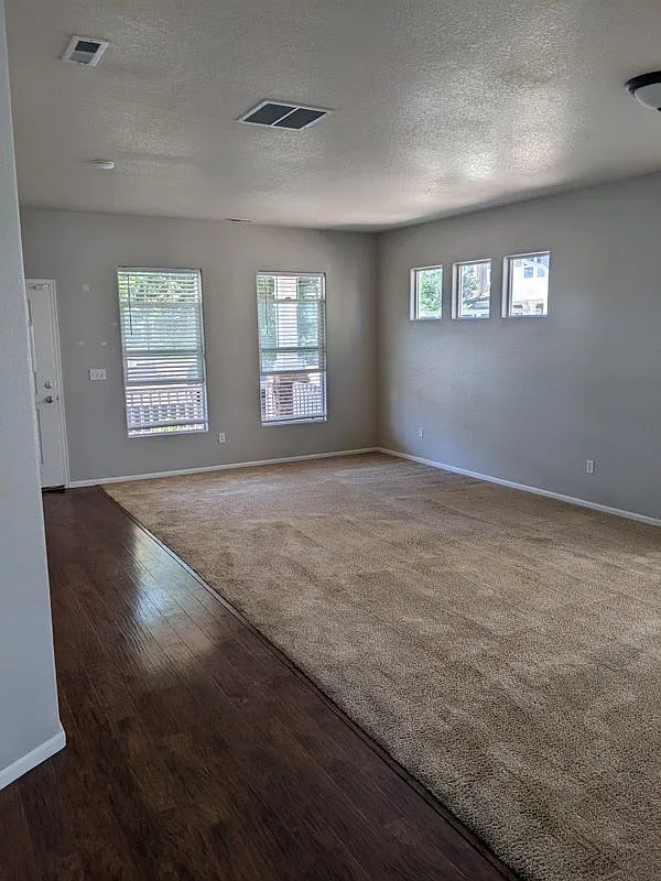 3 bed, 3.0 bath, 1870 sqft, $2,150 — Photo 4