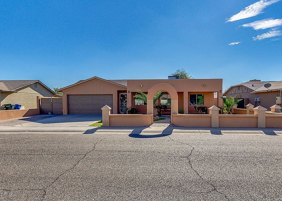 1st image of 10917 W Sells Dr