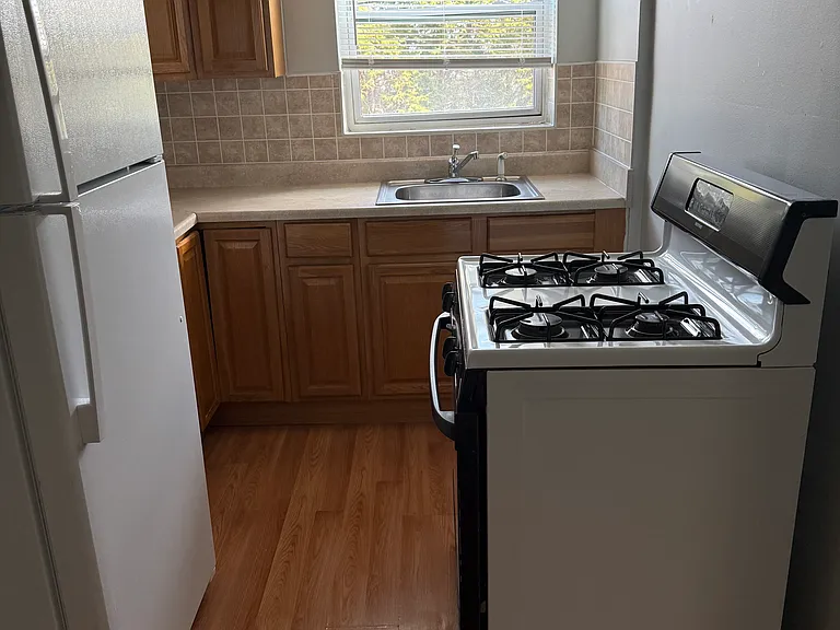 340 Hudson St #2 — Photo 1