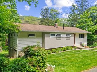 218 Clove Rd, Salisbury Mills, NY 12577