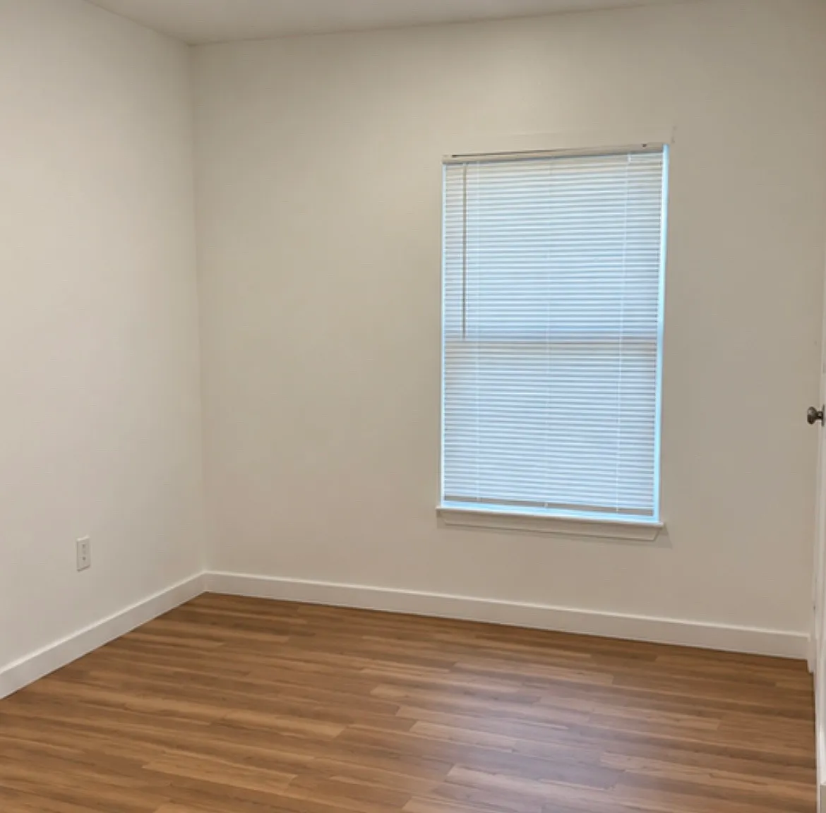 4 bed, 1200 sqft, $1,500 — Photo 4