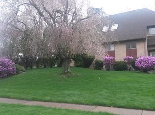 183 Knollwood Rd, Manchester, CT 06042