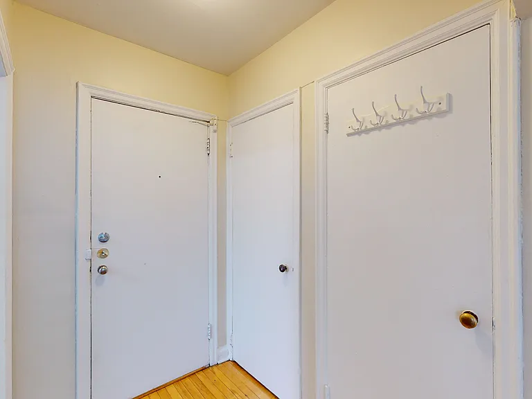 385 Besserer St — Photo 35