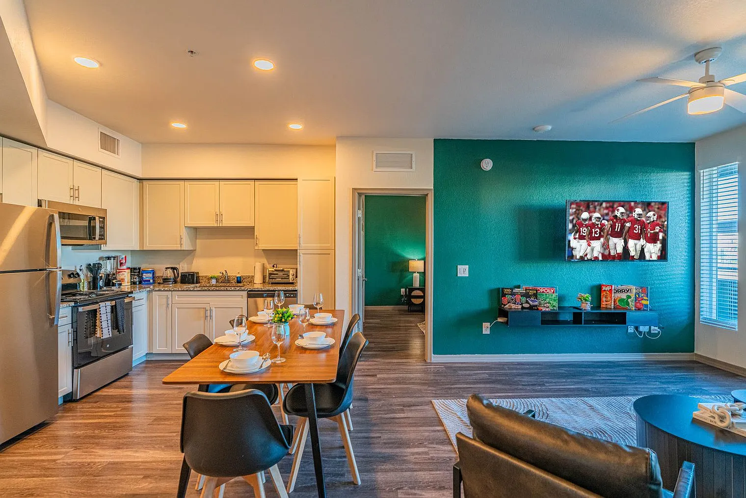 2 bed, 2.0 bath, 893 sqft, $3,293 — Photo 4