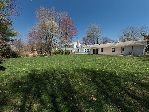 5th image of 4437 Majestic Ln