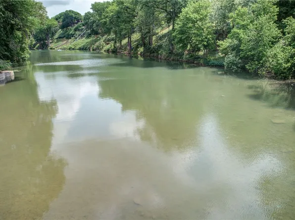 945 Gruene Place Dr, New Braunfels, TX 78130